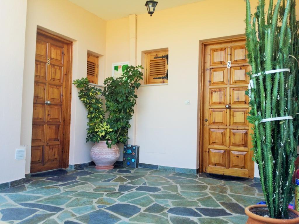 אגיוס ניקולאוס Anna Maria Studios מראה חיצוני תמונה